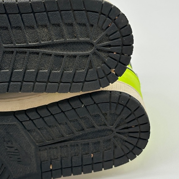 AIR JORDAN 1 RETRO HIGH OG VOLT/BLACK VISIONAIRE SIZE 9 - Picture 13 of 16